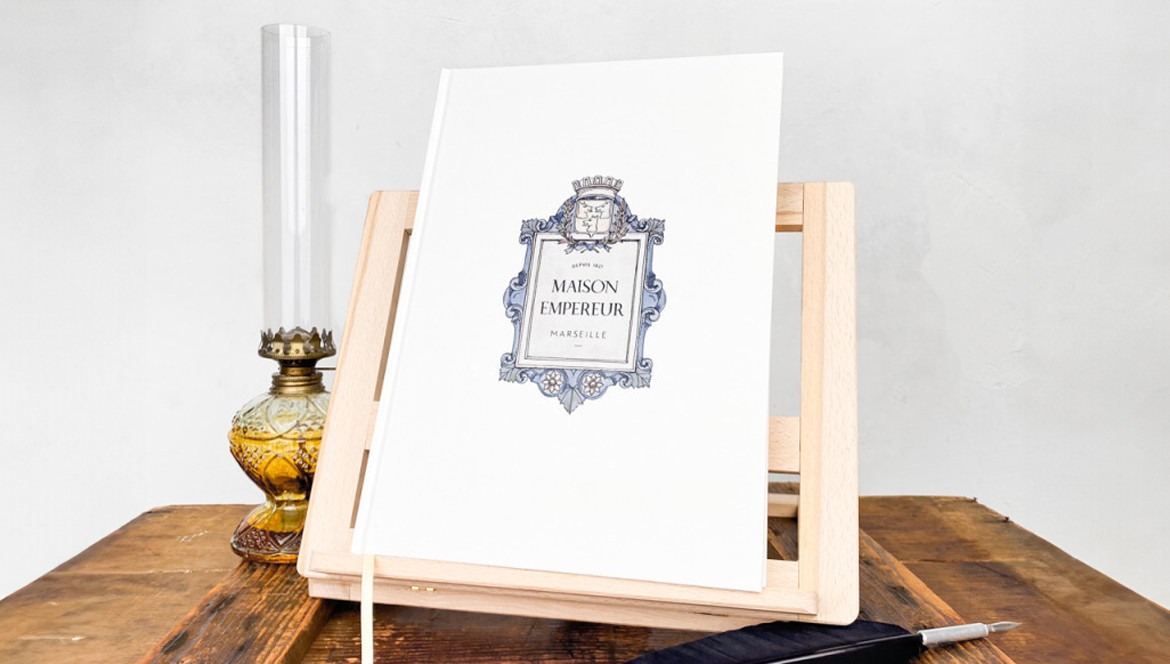 Le premier livre de la Maison Empereur